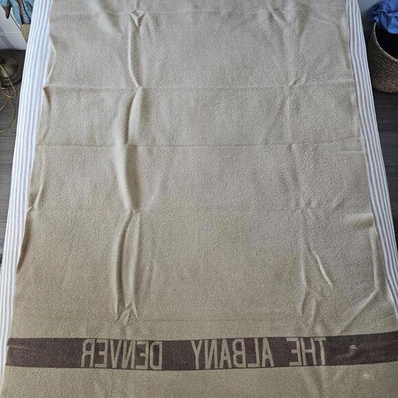 The Albany Denver Antique Wool Pendleton Hotel Blanket - Picture 7 of 12